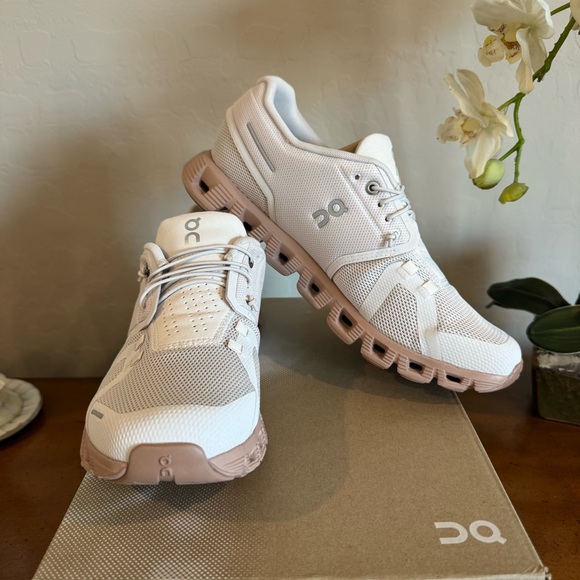 On Cloud Shoes - On Running Cloud 5 Sand Rosebrown Women’s 10 Sneakers